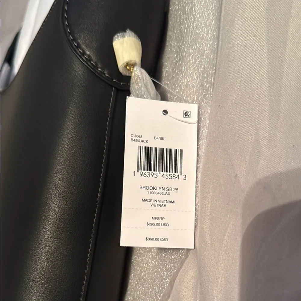 Coach Brooklyn 28 in black